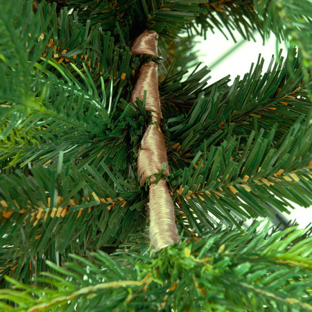 Choinka sztuczna Świerk PE Skandynawski na niciach 250 cm stojak metalowy