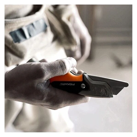 Nóż Uniwersalny CarbonMax™ ze Stałym Ostrzem Fiskars 1027222