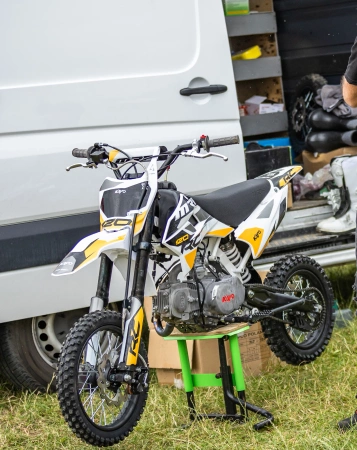 Pit Bike MRF 120 RC 120cc – idealny dla dzieci, młodzieży i dorosłych