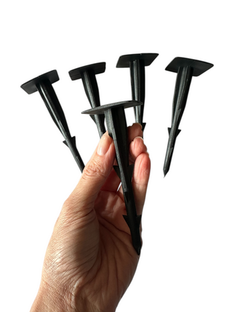 Kołki plastikowe do agrotkanin, agrowłókniny i obrzeży 100 szt