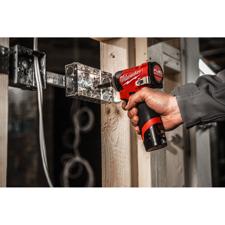 Subkompaktowa zakrętarka udarowa 1/4" HEX 12 V Milwaukee M12 FID2-0, FUEL™, bez wyposażenia