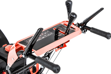 Odśnieżarka spalinowa Faworyt KZO66LE z reflektorami LED i elektrycznym rozruchem