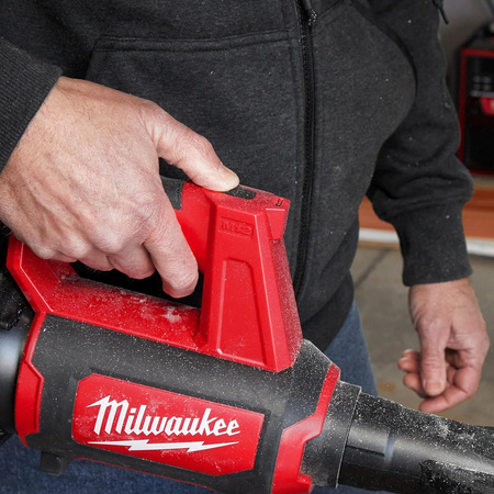 Dmuchawa akumulatorowa Milwaukee M12 BBL-0 12 V, bez wyposażenia