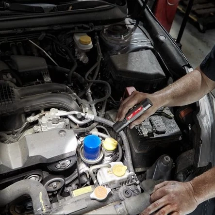 Latarka akumulatorowa USB Milwaukee L4 FMLED-301, 800 lm, 4 V, 3.0 Ah