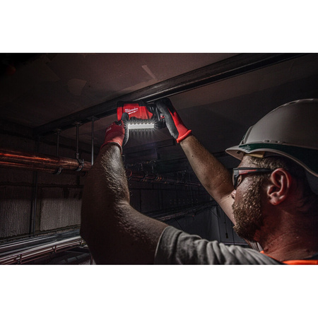 Lampa do oświetlania powierzchni, z obrotową głowicą Milwaukee M12 PAL-0, 700 lm, 12 V, bez wyposażenia