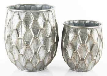 Metalowa srebrna osłonka na doniczkę z geometrycznym wzorem  26x32 cm